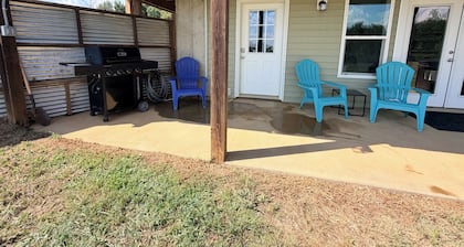 Secluded 1BR Farm Retreat on 23 Expansive Acres with Hot Tub & Pool