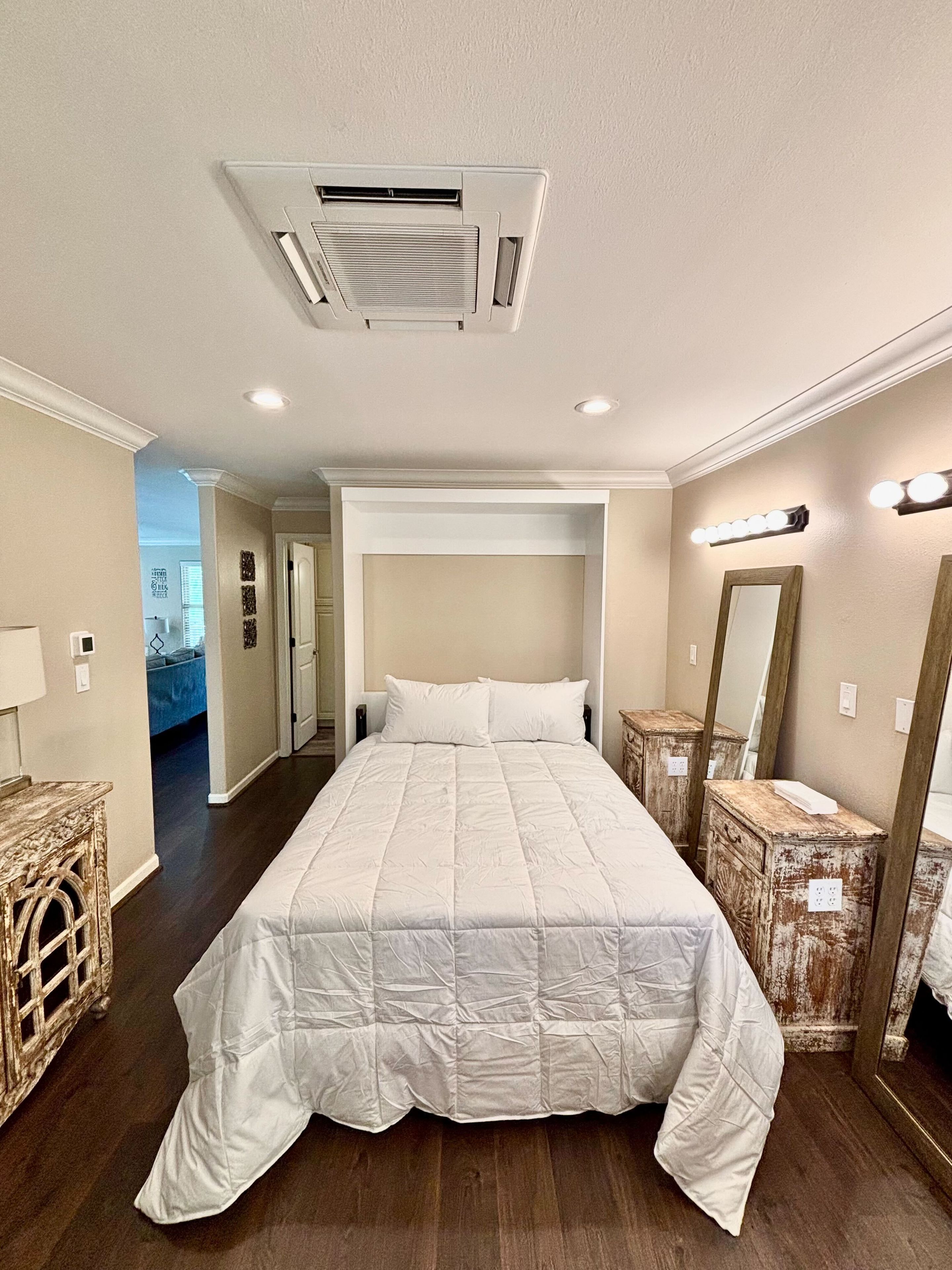 Cottage, 2 Bedrooms, Vineyard View | Iron/ironing board, WiFi (free)