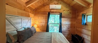 Cozy Log Cabin on the Santos Mountain Bike Trails in Ocala, Fl
Bougie & Fun~~