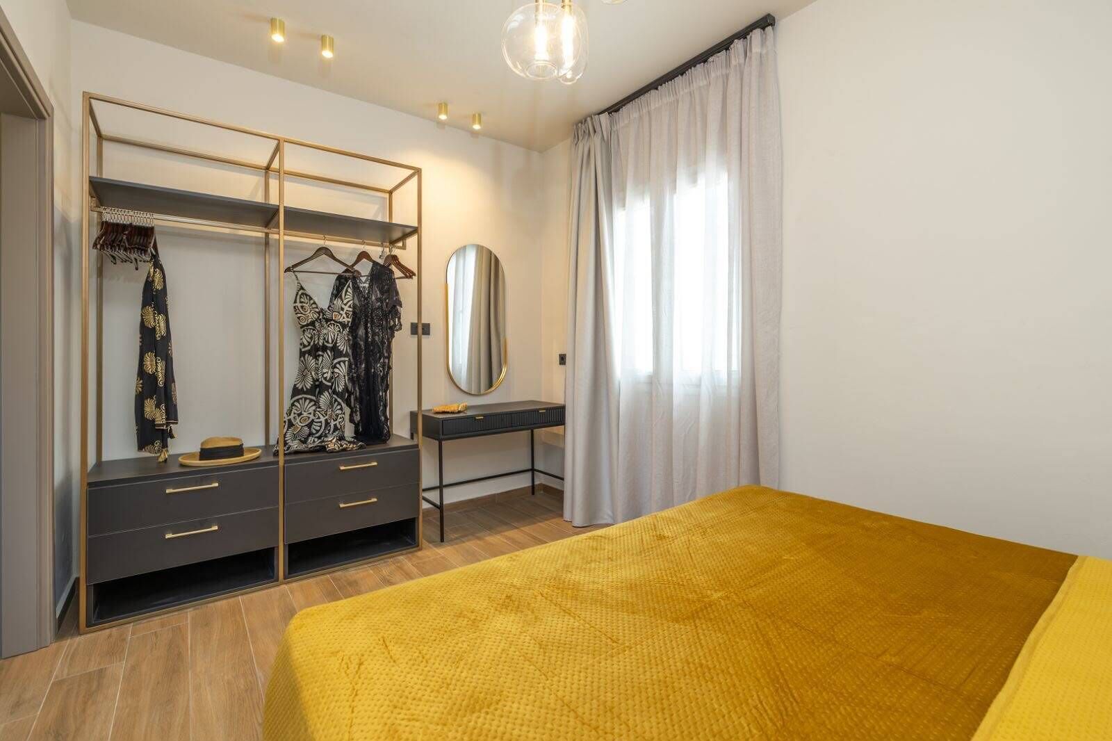1 chambre, fer et planche à repasser, Wi-Fi gratuit