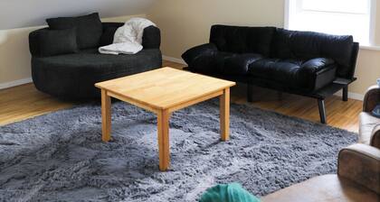 The Byrd House — Charming 3-bedroom, 3-livingroom Oceanview house in Wrangell
