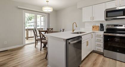 Stylish ND Haven | 2B/2BA | Balcony + Parking