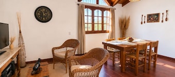 A cozy and spacious apartment with private access. Pets are welcome.