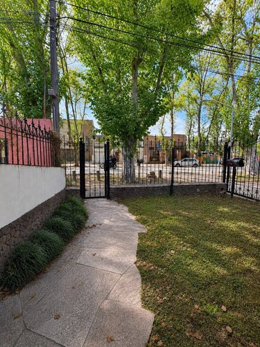 A cozy and spacious apartment with private access. Pets are welcome.