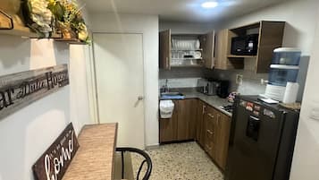 Apartment, 3 Bedrooms | Private kitchen