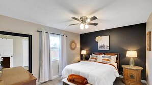 Room - "Call Me Old-Fashioned" in Derby & Bourbon Country! (Louisville)