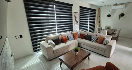 Modern Home Serene 3-bedroom house with AC in charming Villa de Alvarez Colima