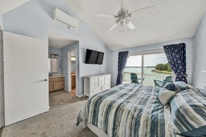 WiFi (free) - Gorgeous lake views from every level! (Huddleston)