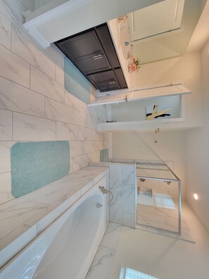 Unclassified image, 5 of 60, button - Spacious 8-bedroom house in amazing Four Corners with AC (Four Corners)