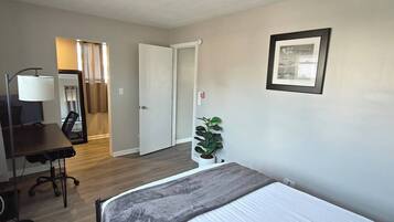 In-room safe, desk, iron/ironing board, WiFi