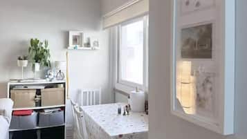 Apartment, 3 Bedrooms, Garden View | Dining room