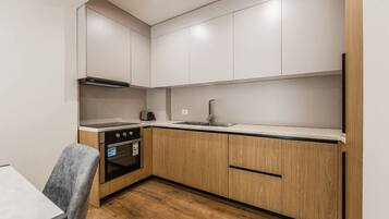 Fridge, oven, stovetop, toaster
