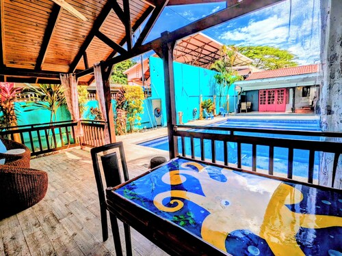 Tropical Paradise w/ 2 Sapacious Cabinas AC & Pool