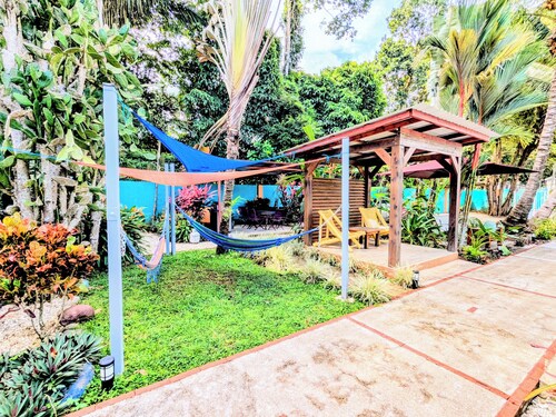 Stylish & Cozy Private Rooms in Tropical Paradise