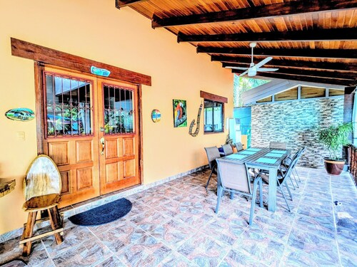 Stylish & Cozy Private Rooms in Tropical Paradise