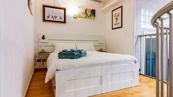 Iron/ironing board, WiFi