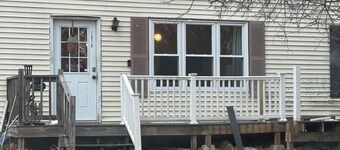 2-bedroom condo in welcoming Plaistow close to beaches, mountains, and Boston