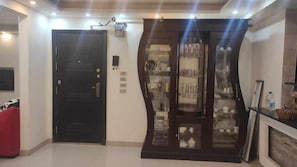 Căn hộ dành cho gia đình, 2 phòng ngủ, ban công, quang cảnh thành phố | Nội thất