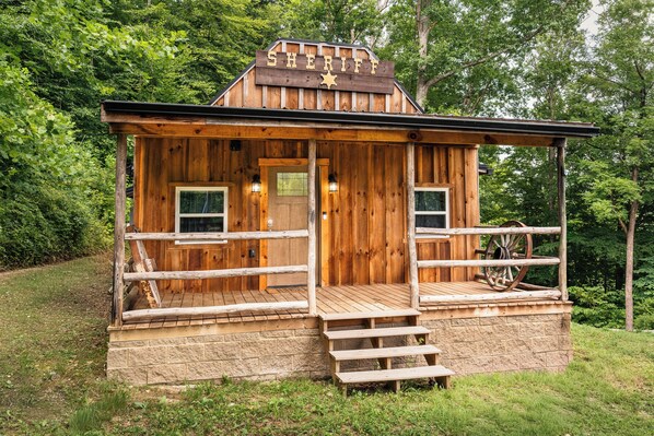Exterior - Welcome to the Sheriff's Office (Stanton)