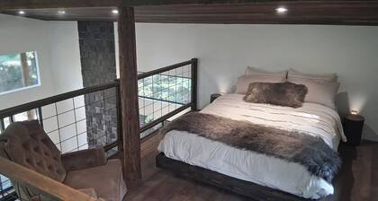 Rewild Cabin-Modern Cabin Sanctuary with Valley Views, Firepit & Wraparound Deck
