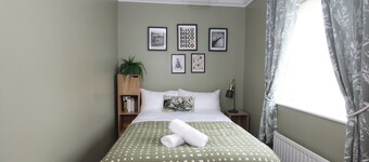 4 Bedroom Ipswich Home - Sleeps 8 - Free Parking