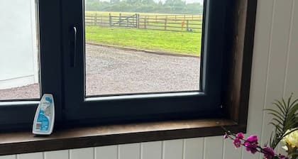 Cabin - Sleeps 6 - Parking