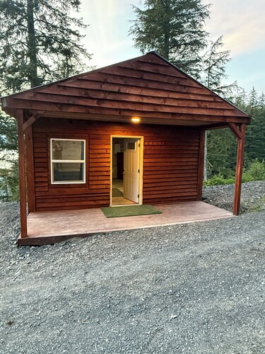Fabulous cabin in Cordova perfect for your getaway!!!