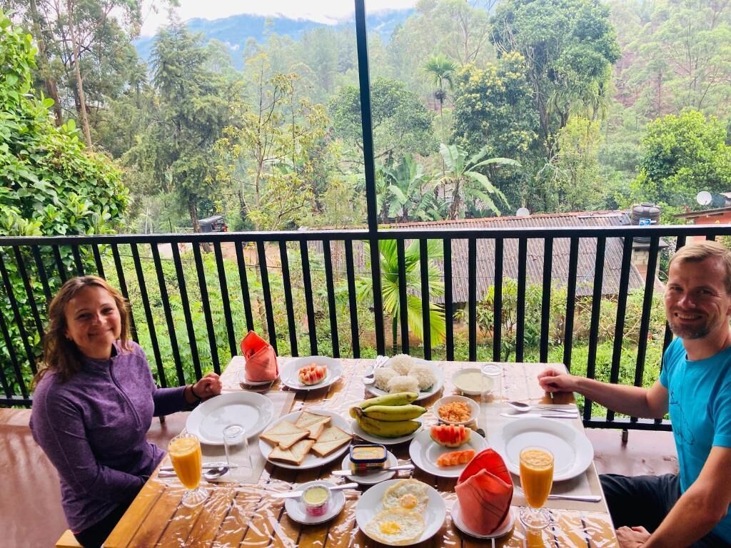 Luxury-Doppelzimmer, Balkon, Bergblick | Speisen im Freien