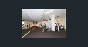 Fitness facility - Bright 2-bedroom apartment with AC in charming Southbank (Southbank)