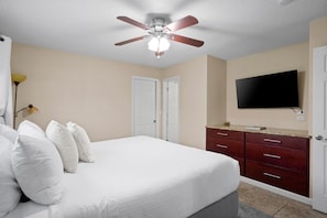 Primary Bedroom 1 - King - Scottsdale Buena Terra 🌵⛳ Pool, Hot Tub & Game Room Near Old Town Scottsdale (Scottsdale)