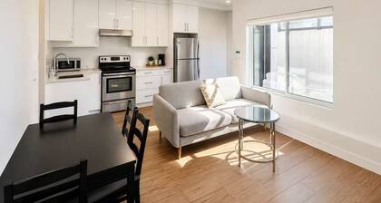 Sunlit 1-BR Suite Near Metrotown & Skytrain, calm, clean and comfortable.