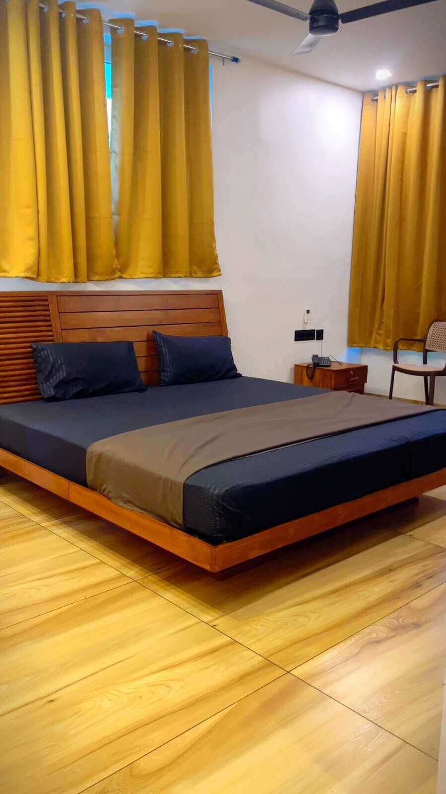 Chambre Confort double, 1 grand lit, salle de bain privée