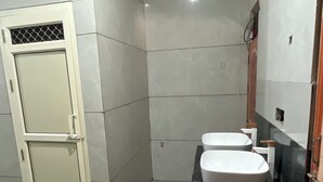 Deluxe Shared Dormitory, City View | Bathroom - ShreeJi Dormitory (MATHURA)