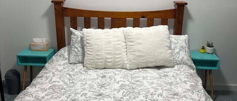 1 bedroom, WiFi (free), bed sheets