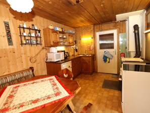 Kaffetrakter/tekoker, kjøleskap, mikrobølgeovn og ovn