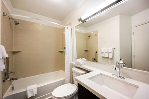 Bathroom - Family Vacation Retreat! 2 Modern Suites | Onsite Parking | 1.2 Mi to Six Flags (Arlington)