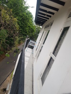 ลานระเบียง/นอกชาน