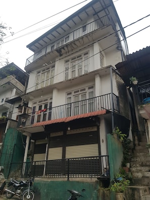 Front of property - Shalom View Homestay  (Kandy)