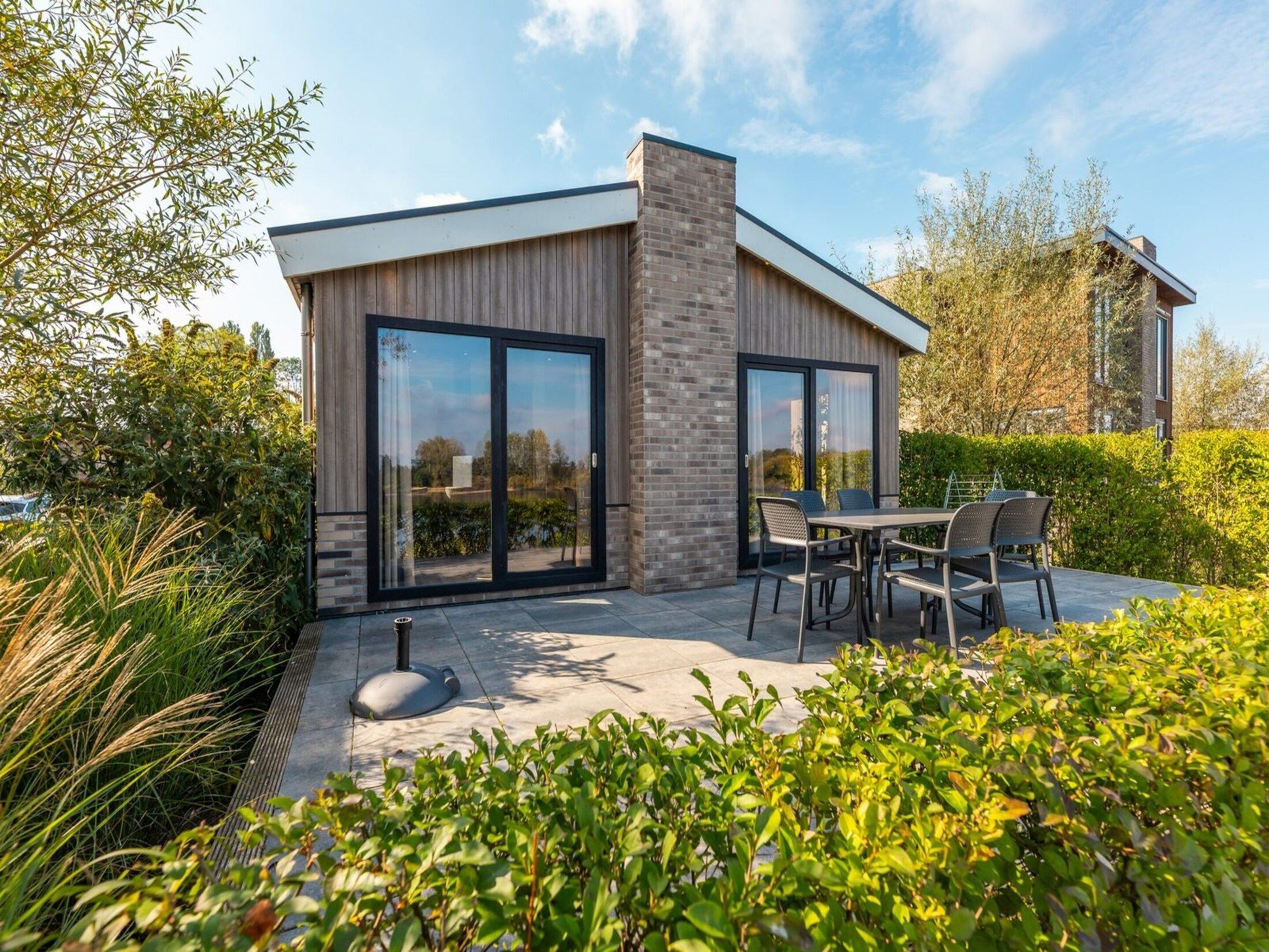 House | Outdoor dining