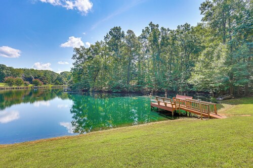 Fishing Dock & Sauna! Farmville Gem w/ Views
