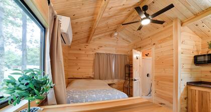 Oxford Cabin Near State Forest & Snowmobile Trails