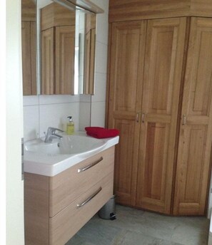 Bathroom - Holiday home at Eichenfleck (Seedorf)