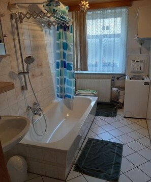 Unclassified image, 3 of 14, button - Farmhouse with 2 bedrooms (Elterlein OT Hermannsdorf)