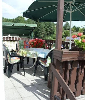 Outdoor dining - Holiday home with 2 bedrooms (Reinhardtsdorf)