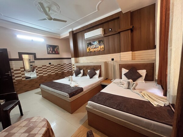 Vats Villa - Vrindavan
