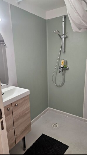 Unclassified image, 5 of 5, button - Vrbo Property (Saint-Brieuc)