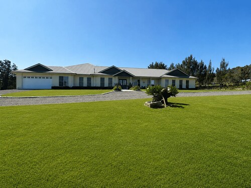 Olive Ridge Estate - 43 peaceful acres in the heart of Pokolbin, Olive Ridge Estate can easily accommodate up to 30 guests