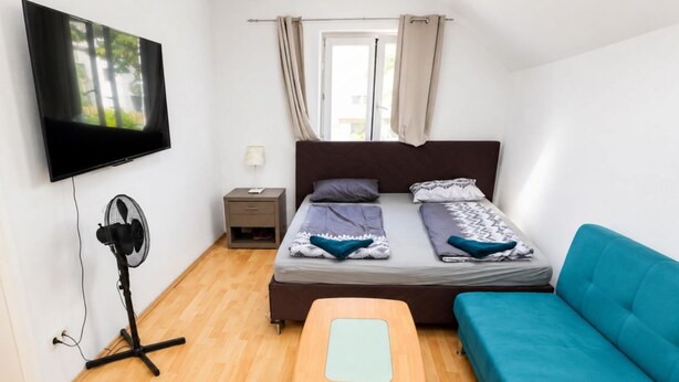 Unclassified image, 1 of 6, button - Private Villa Room for 4 | Garden Access (Vienna)
