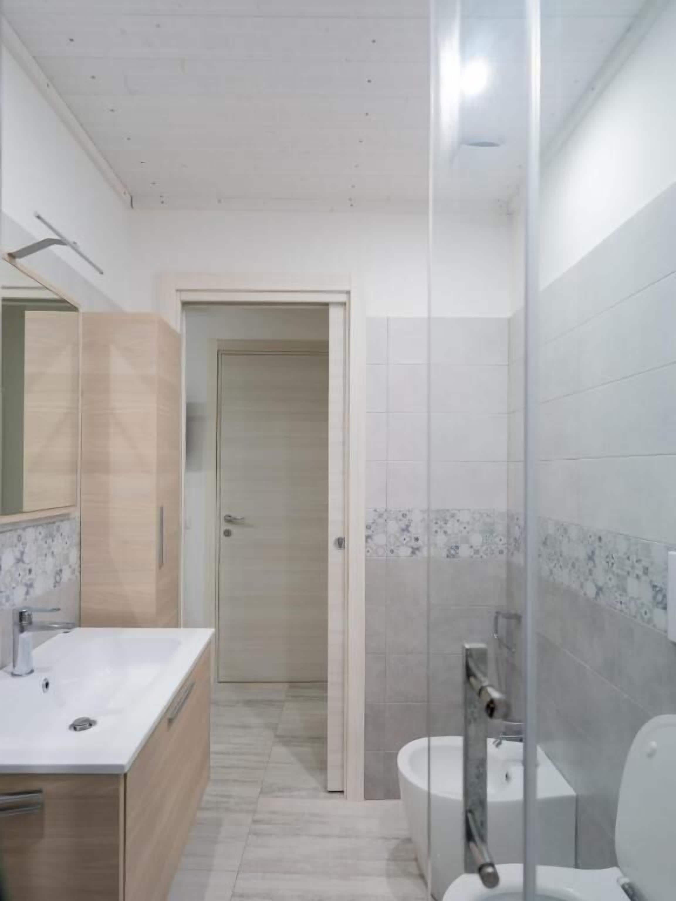 Comfort Double Room, Patio | Bathroom