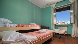 Ferros/tábuas de passar roupa, Wi-Fi, roupa de cama